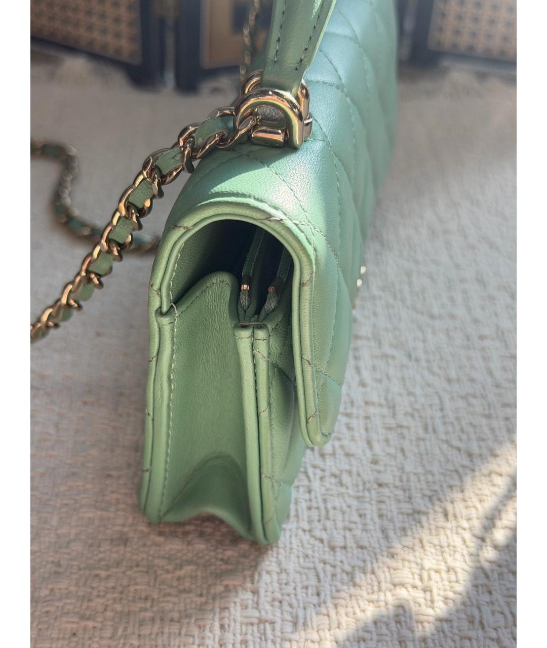 CHANEL Зеленая кожаная сумка с короткими ручками, фото 5
