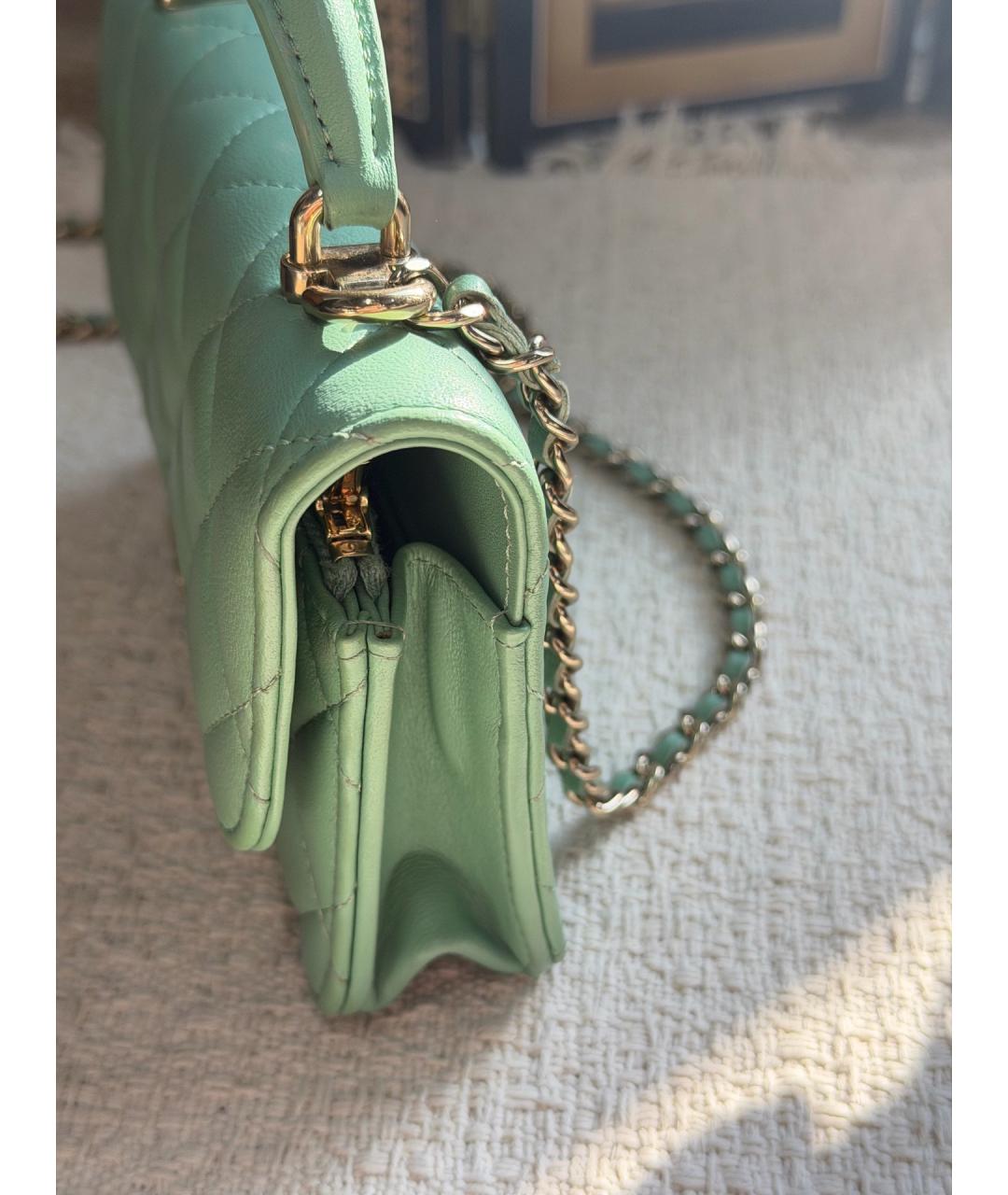 CHANEL Зеленая кожаная сумка с короткими ручками, фото 6