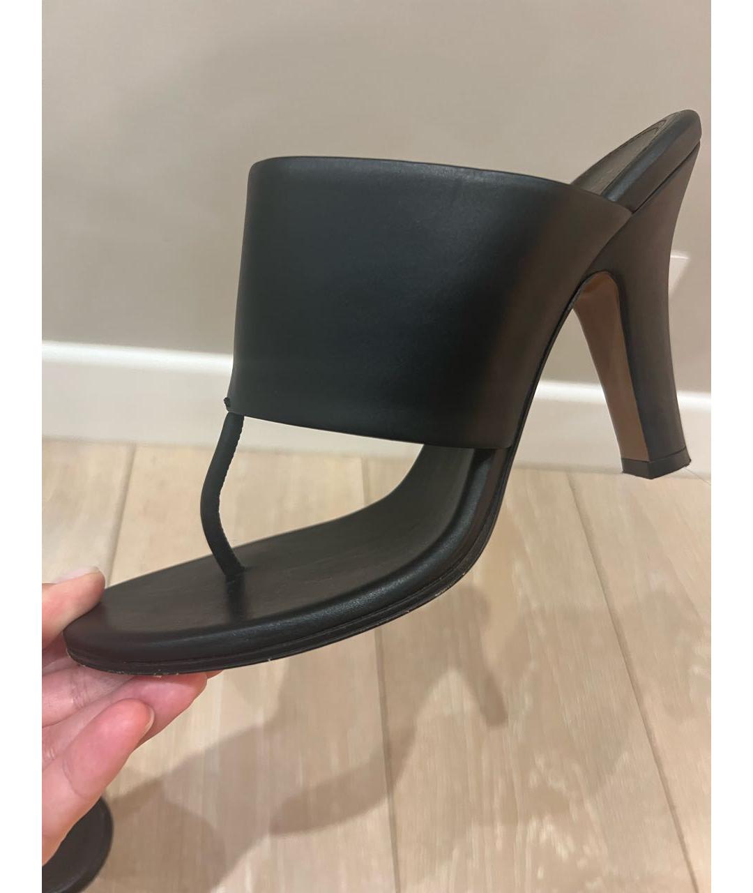 THE ROW Черные кожаные мюли, фото 9