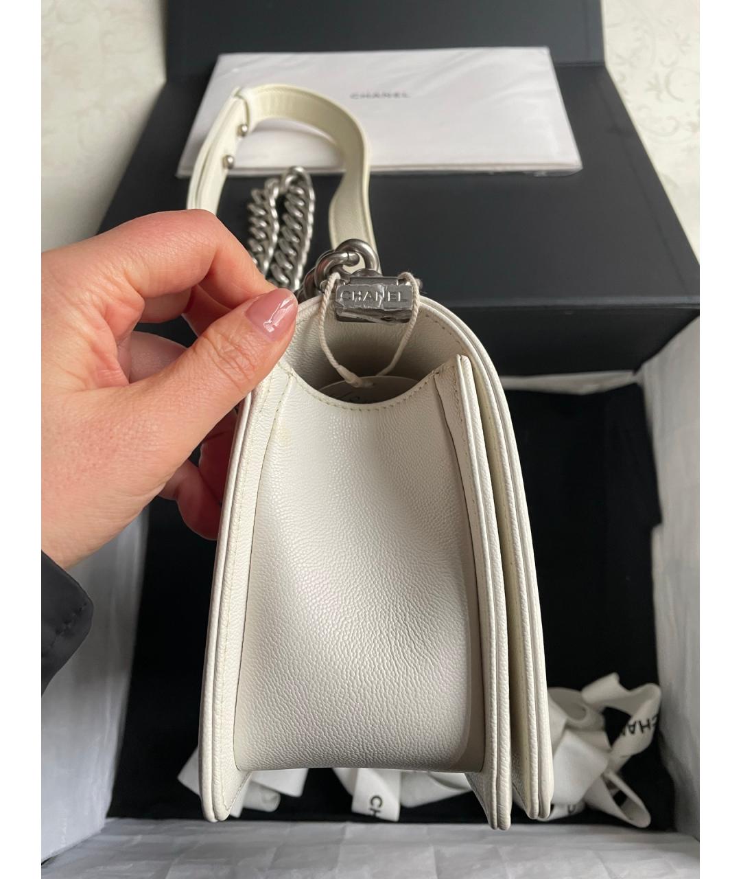 CHANEL Белая кожаная сумка через плечо, фото 5