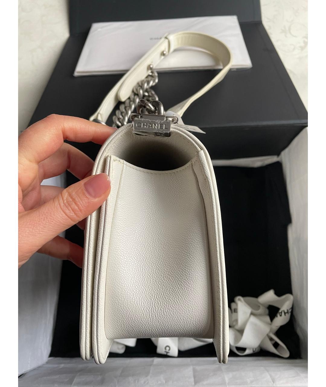 CHANEL Белая кожаная сумка через плечо, фото 4