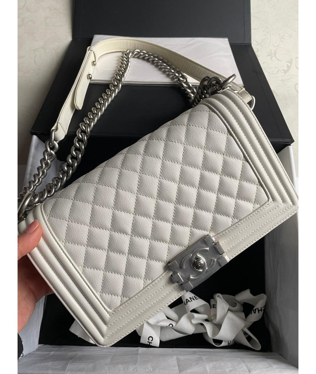 CHANEL Белая кожаная сумка через плечо, фото 2