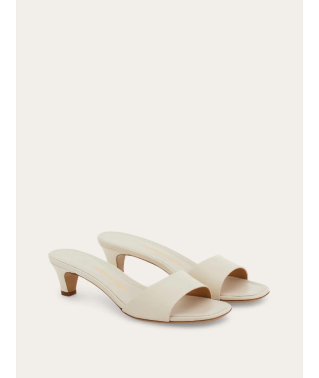 FERRAGAMO Белые кожаные босоножки, фото 2
