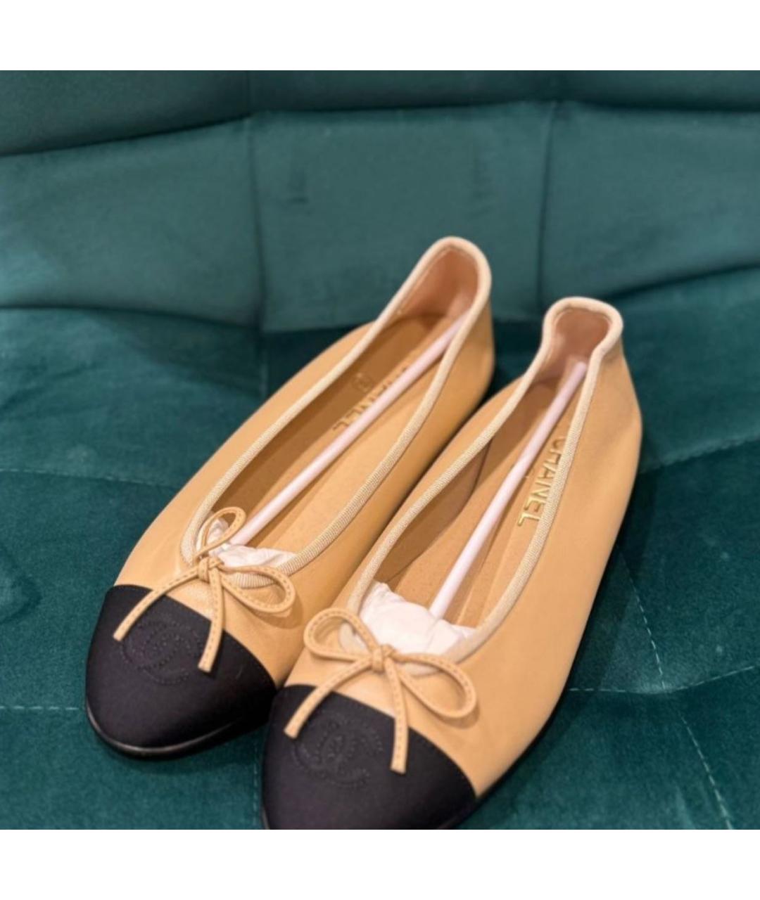 CHANEL Бежевые кожаные балетки, фото 2