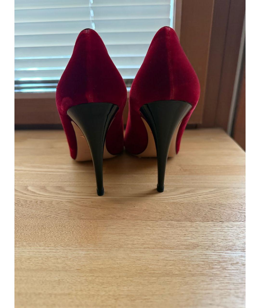 CHARLOTTE OLYMPIA Бордовые бархатные туфли, фото 4