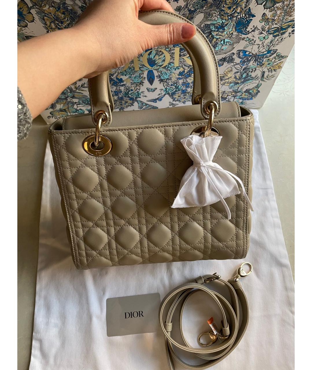 CHRISTIAN DIOR Бежевая кожаная сумка с короткими ручками, фото 3