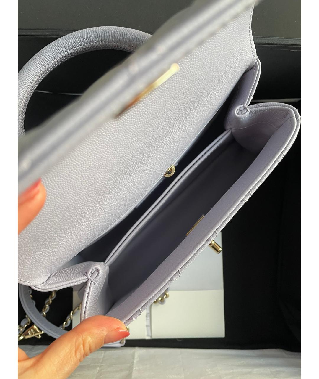 CHANEL Фиолетовая кожаная сумка с короткими ручками, фото 6