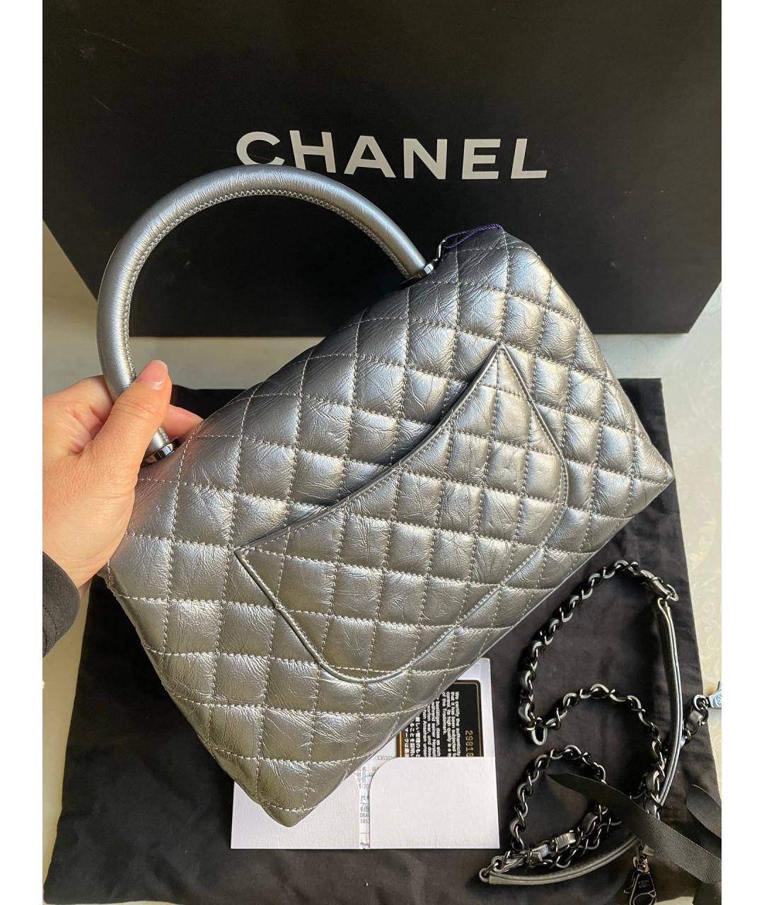 CHANEL Серая кожаная сумка с короткими ручками, фото 3