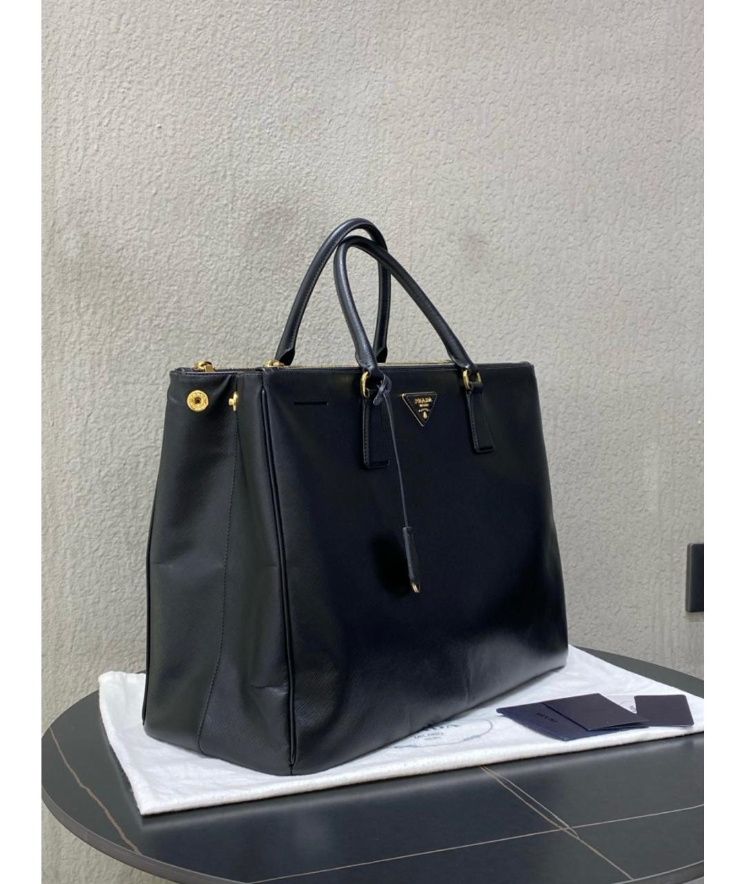 PRADA Черная кожаная сумка с короткими ручками, фото 5