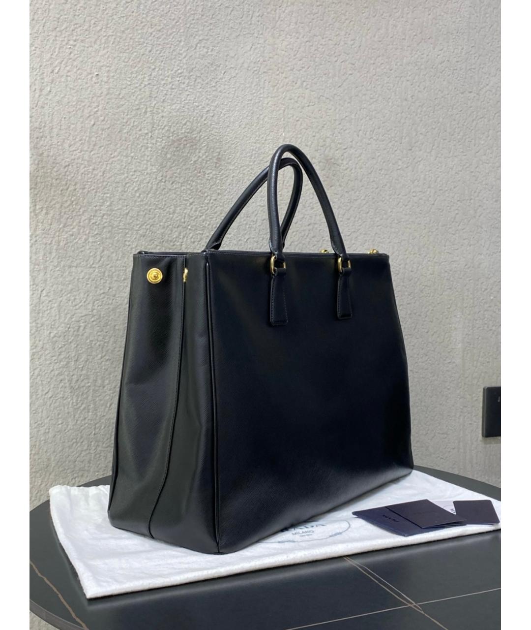 PRADA Черная кожаная сумка с короткими ручками, фото 4