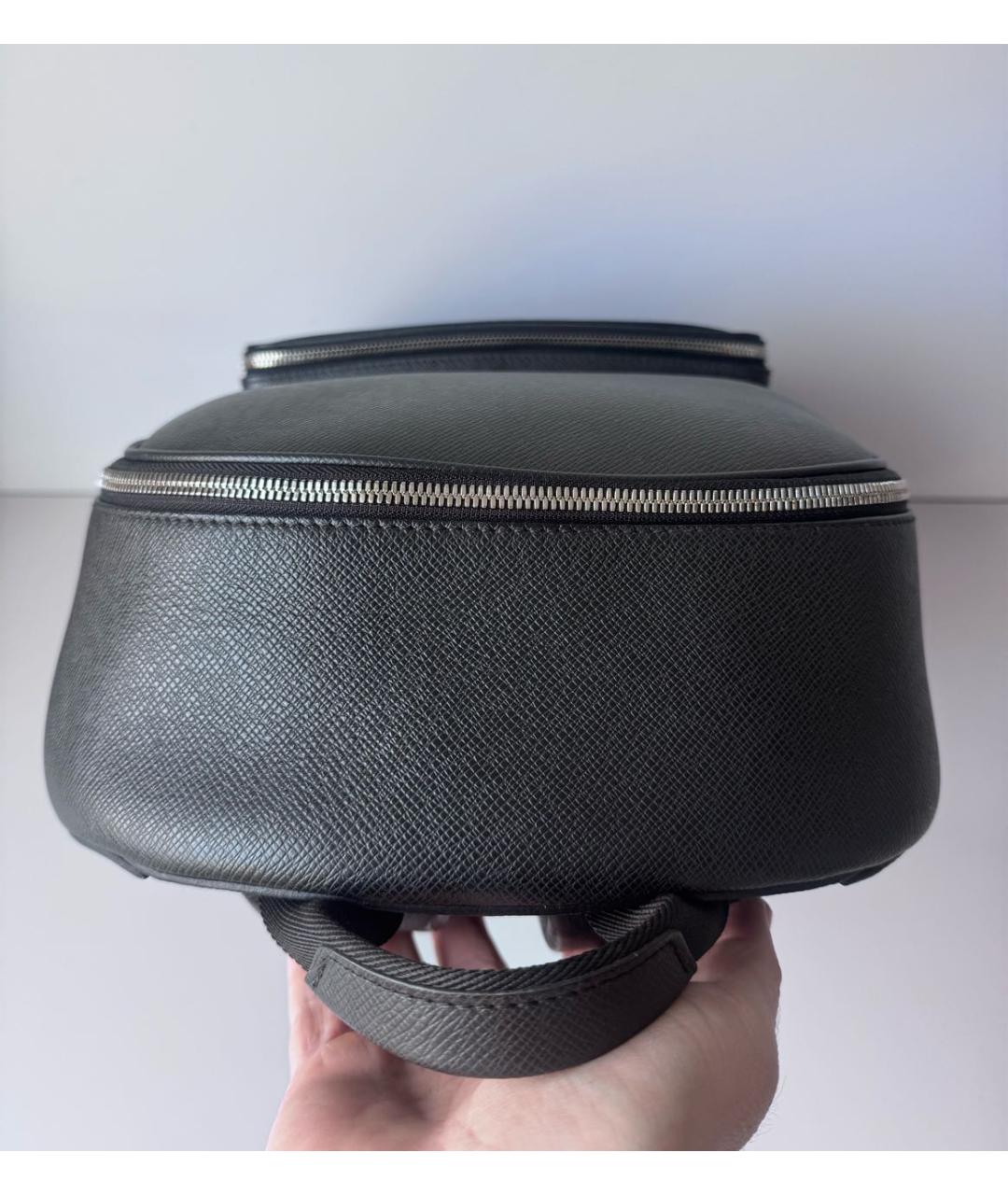 LOUIS VUITTON Черный кожаный рюкзак, фото 5