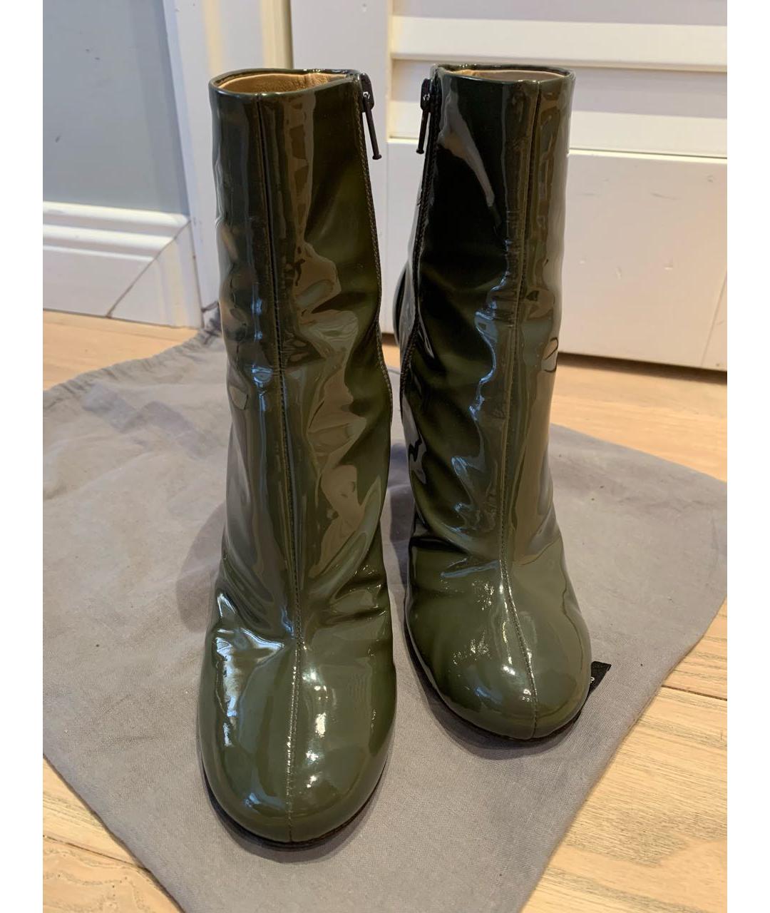 MIU MIU Хаки ботильоны из лакированной кожи, фото 2