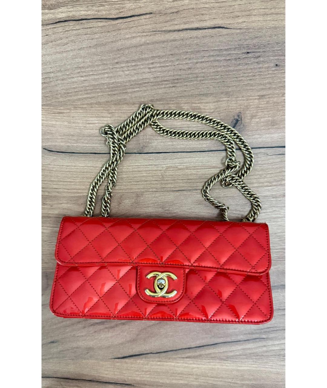 CHANEL Красная сумка через плечо из лакированной кожи, фото 9