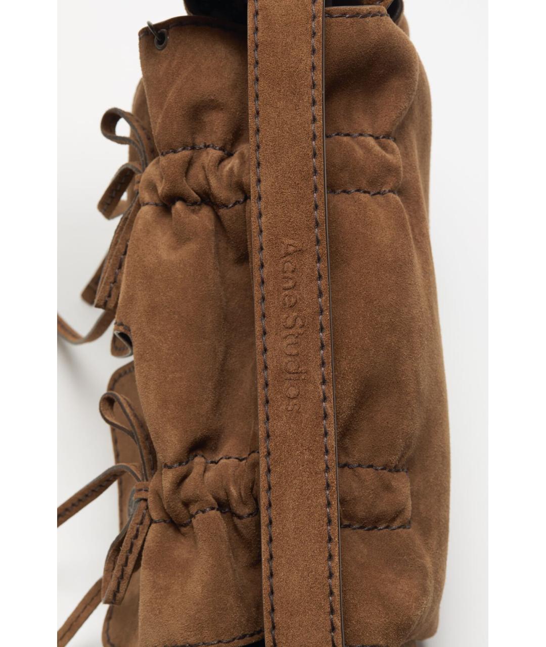 ACNE STUDIOS Коричневая замшевая сумка с короткими ручками, фото 6