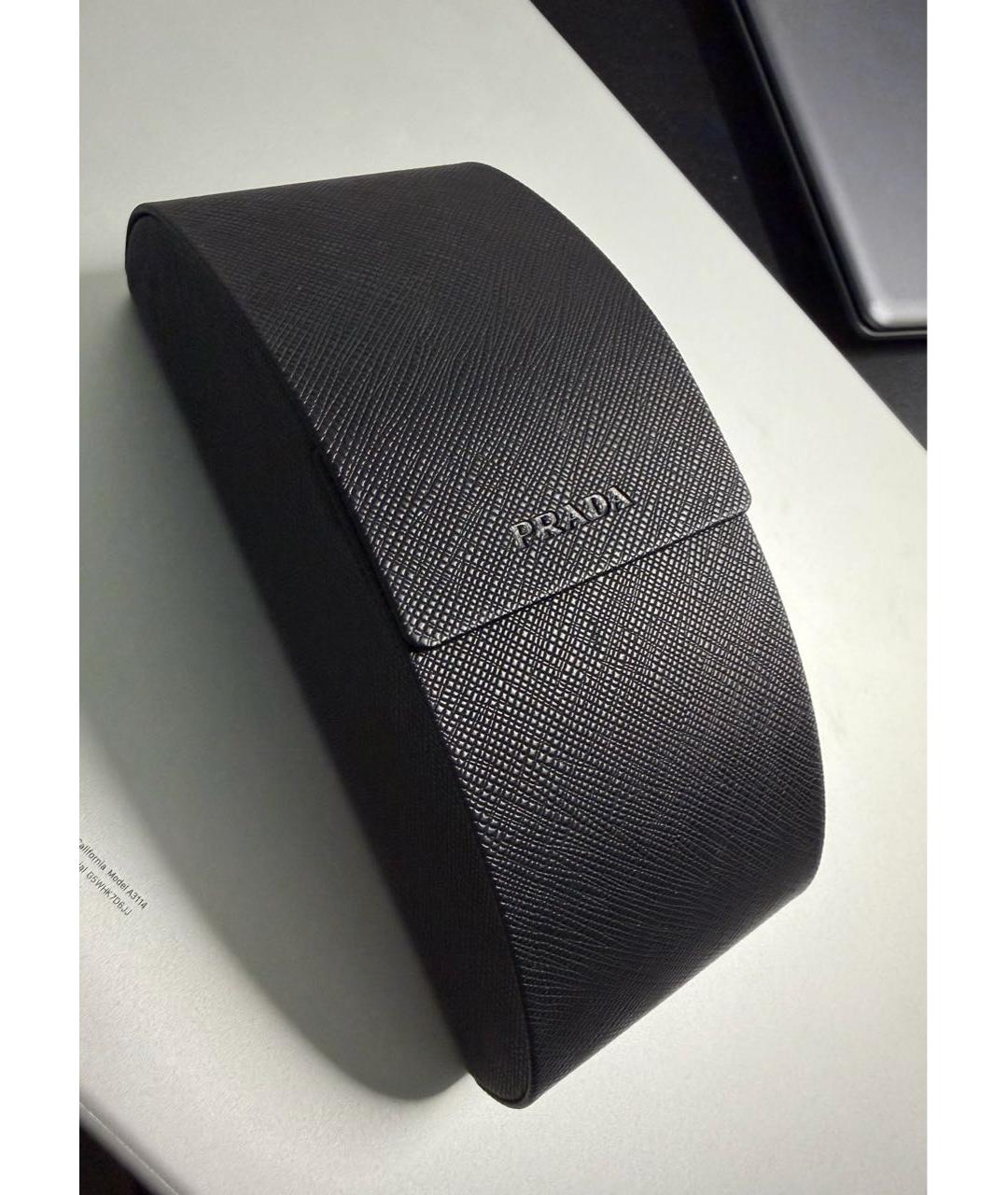 PRADA Черные пластиковые солнцезащитные очки, фото 5