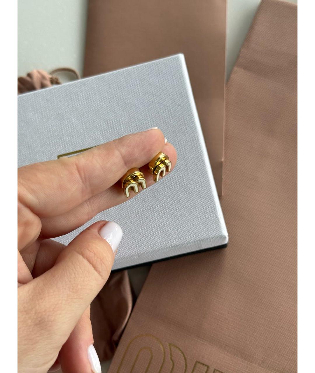 MIU MIU Белые металлические серьги, фото 6