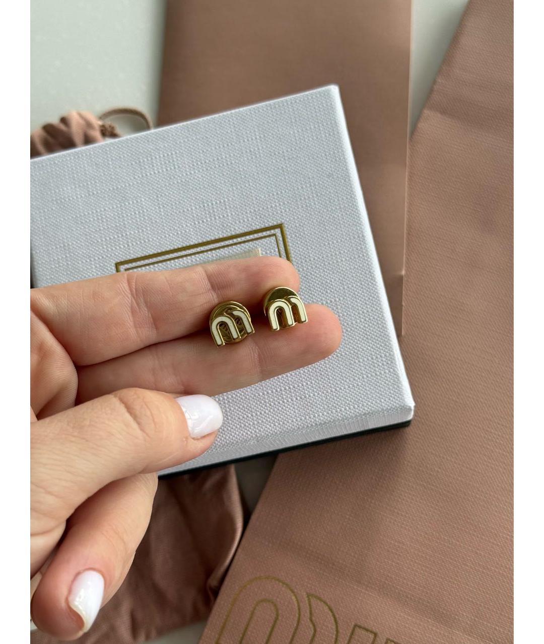 MIU MIU Белые металлические серьги, фото 3