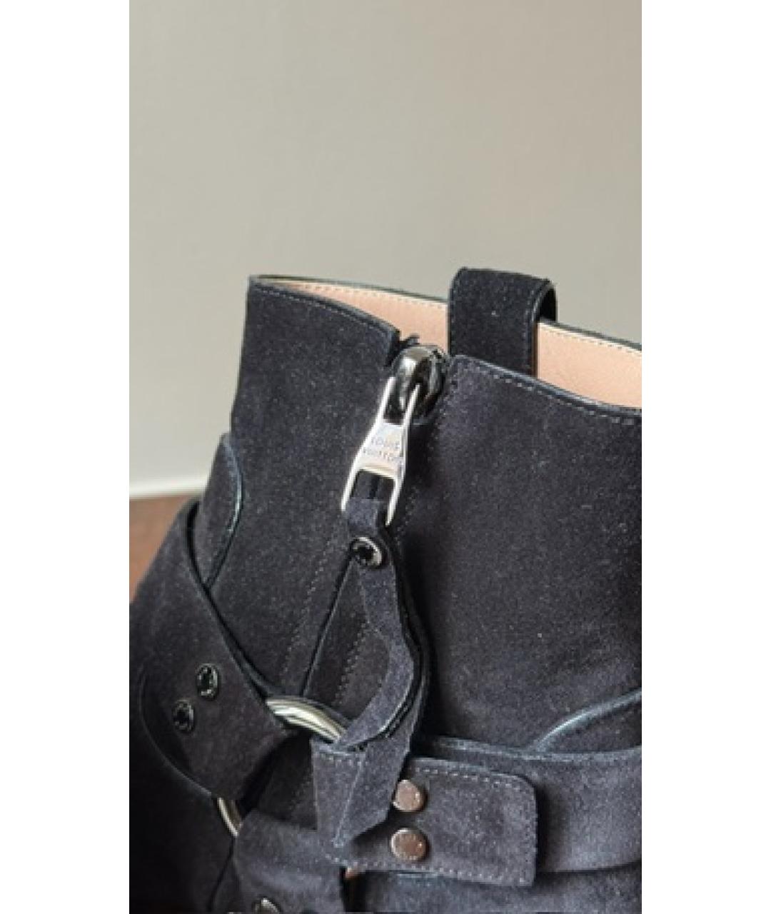 LOUIS VUITTON Черные замшевые ботинки, фото 6