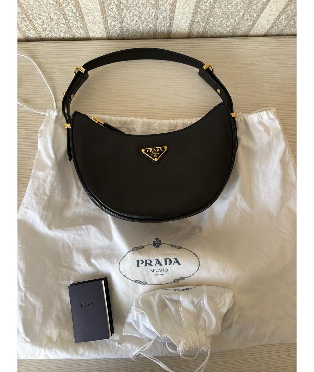 PRADA Черная кожаная сумка с короткими ручками, фото 5