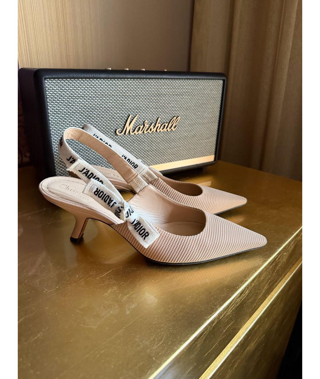 CHRISTIAN DIOR Бежевые текстильные лодочки на низком каблуке, фото 6
