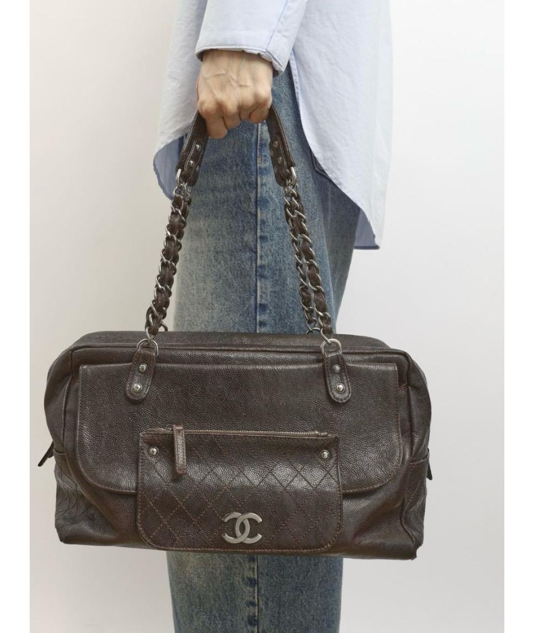 CHANEL Коричневая кожаная сумка с короткими ручками, фото 5