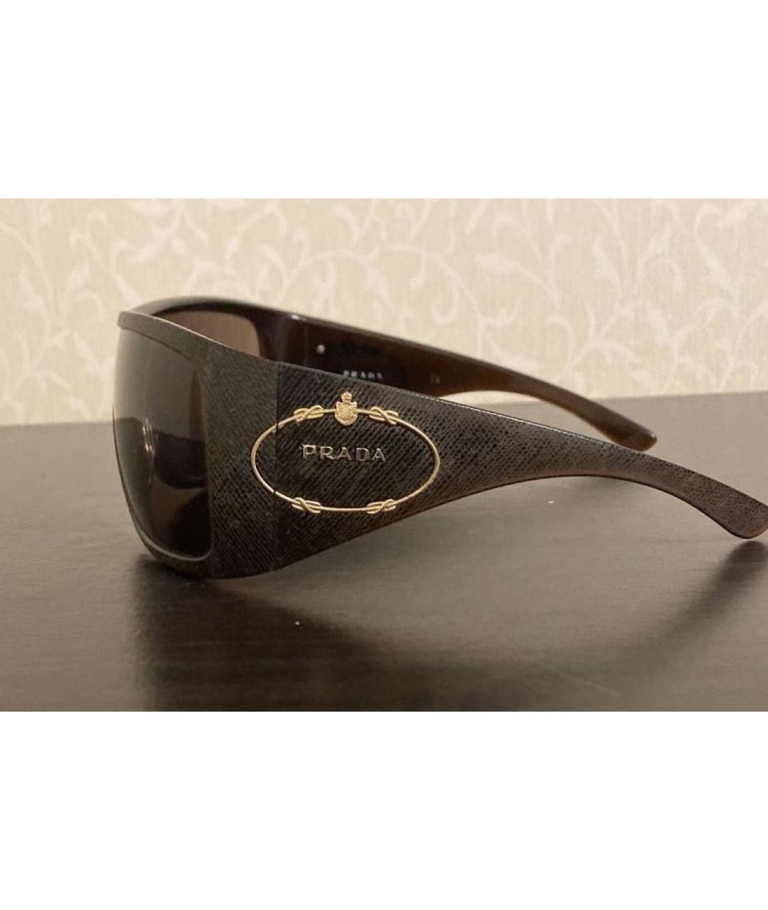 PRADA Коричневые пластиковые солнцезащитные очки, фото 3