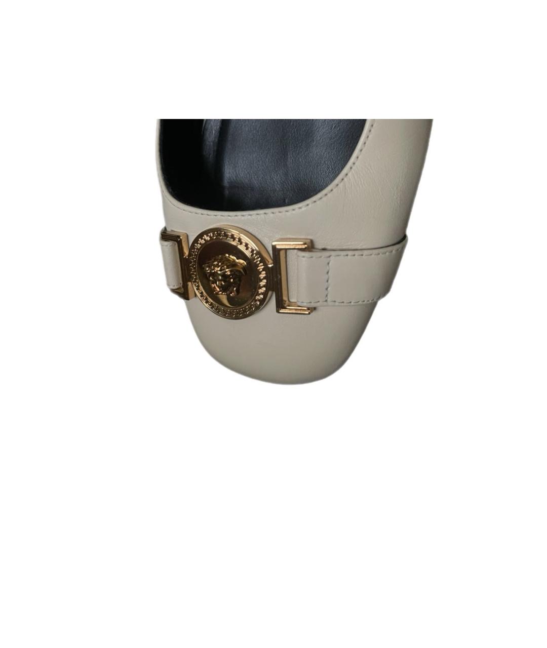 VERSACE Бежевые кожаные туфли, фото 3