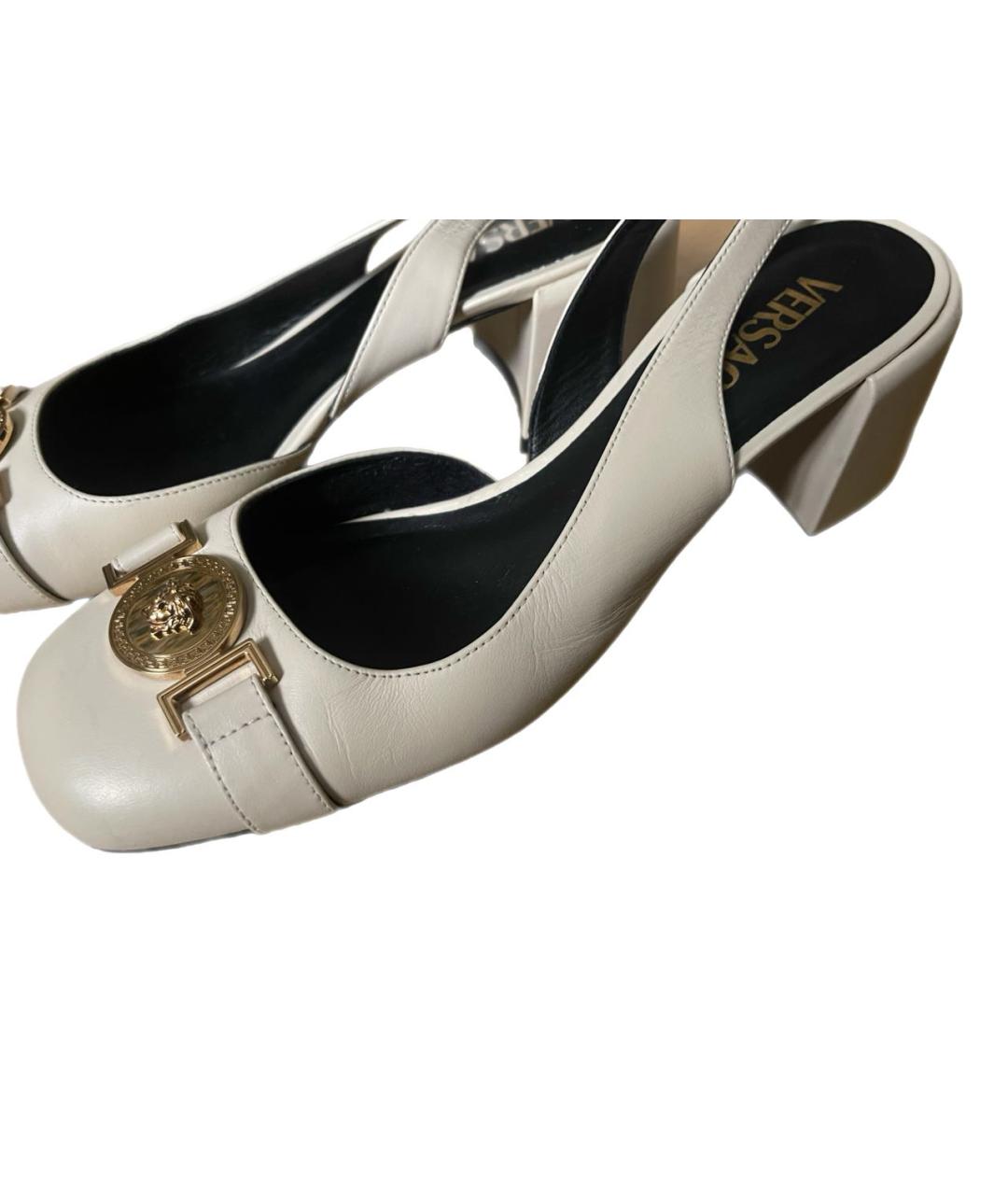 VERSACE Бежевые кожаные туфли, фото 2