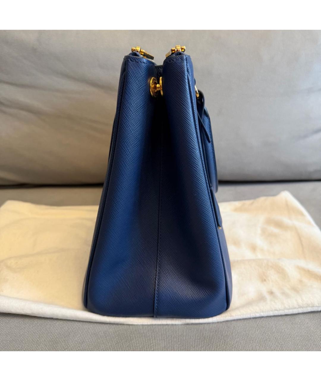 PRADA Темно-синяя кожаная сумка с короткими ручками, фото 4