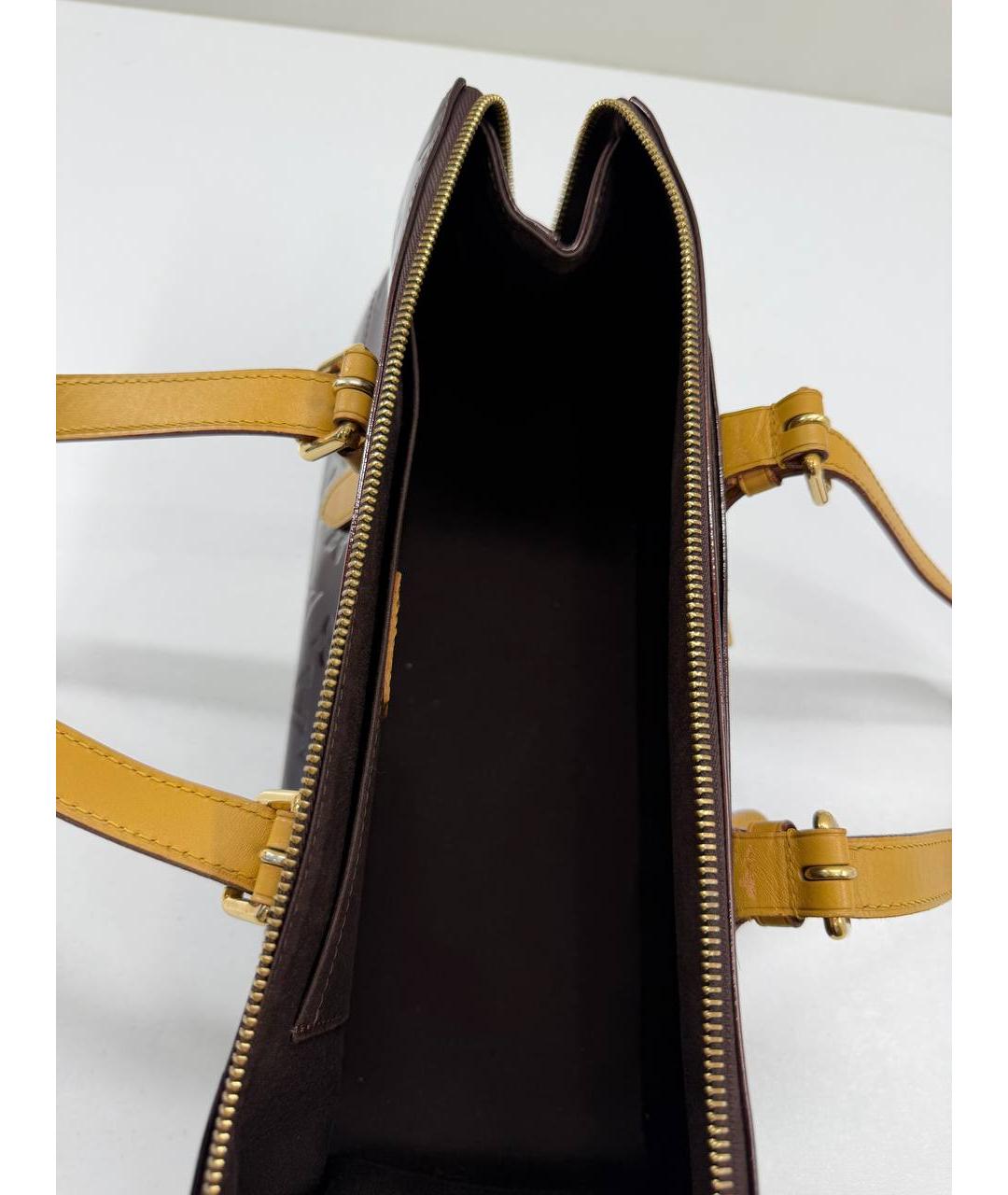 LOUIS VUITTON Бордовая сумка с короткими ручками из лакированной кожи, фото 9