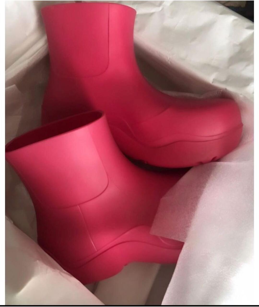 BOTTEGA VENETA Розовые резиновые ботинки, фото 6