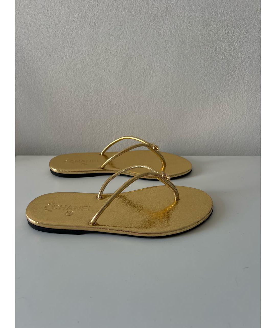 CHANEL Золотые кожаные босоножки, фото 7