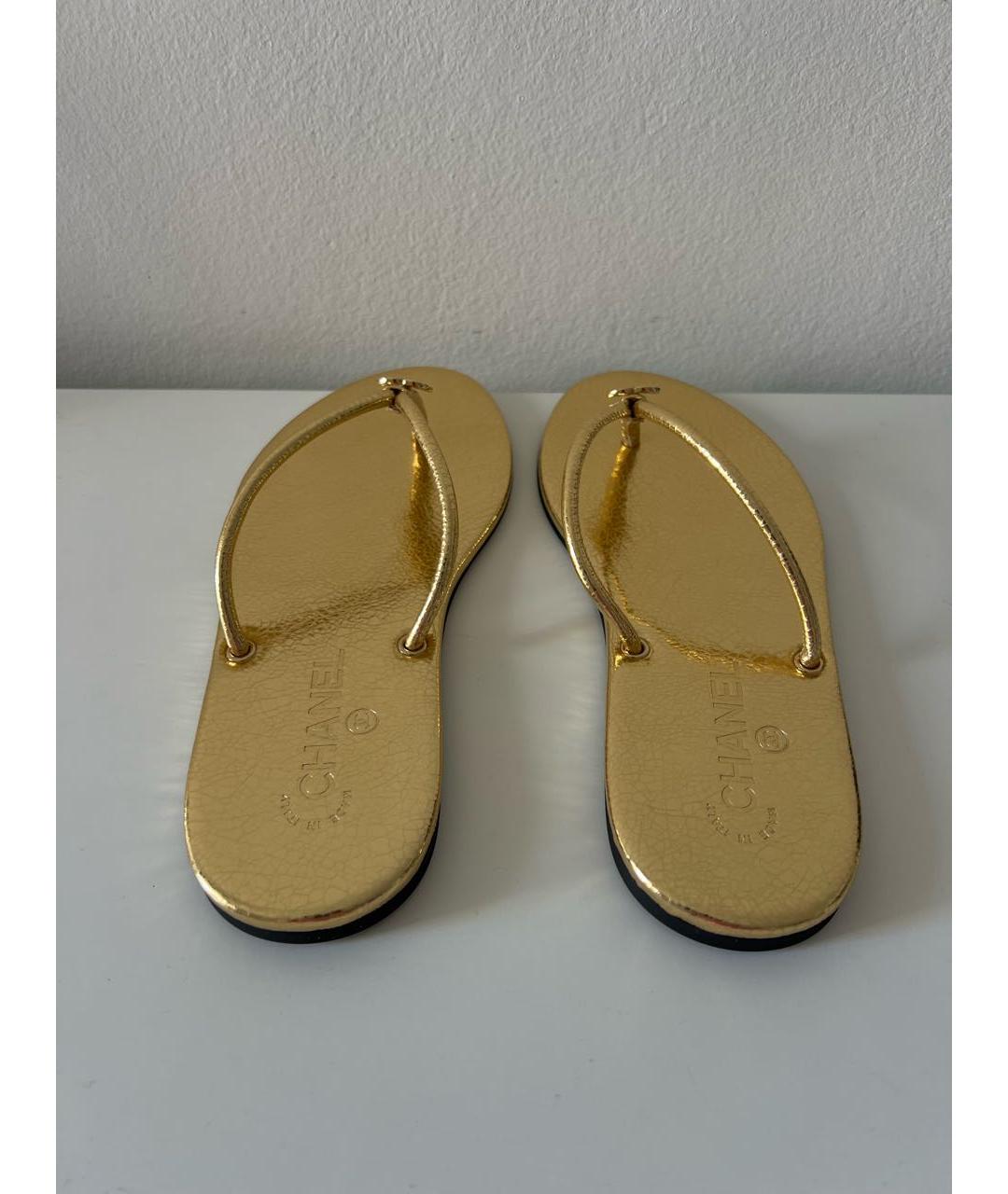 CHANEL Золотые кожаные босоножки, фото 3