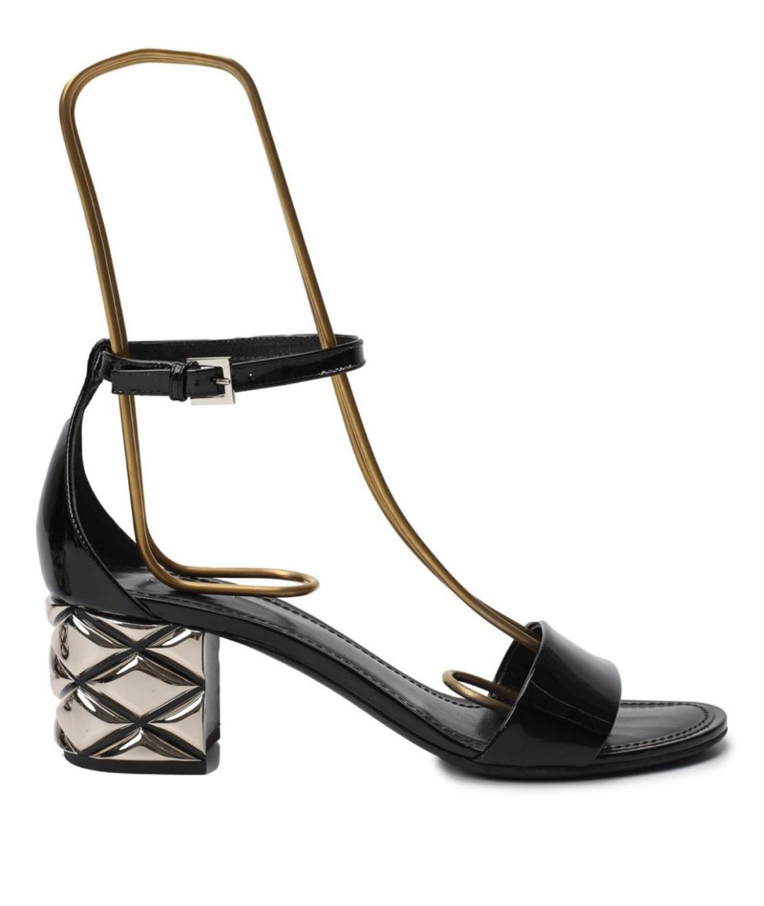 LOUIS VUITTON Черные босоножки из лакированной кожи, фото 1