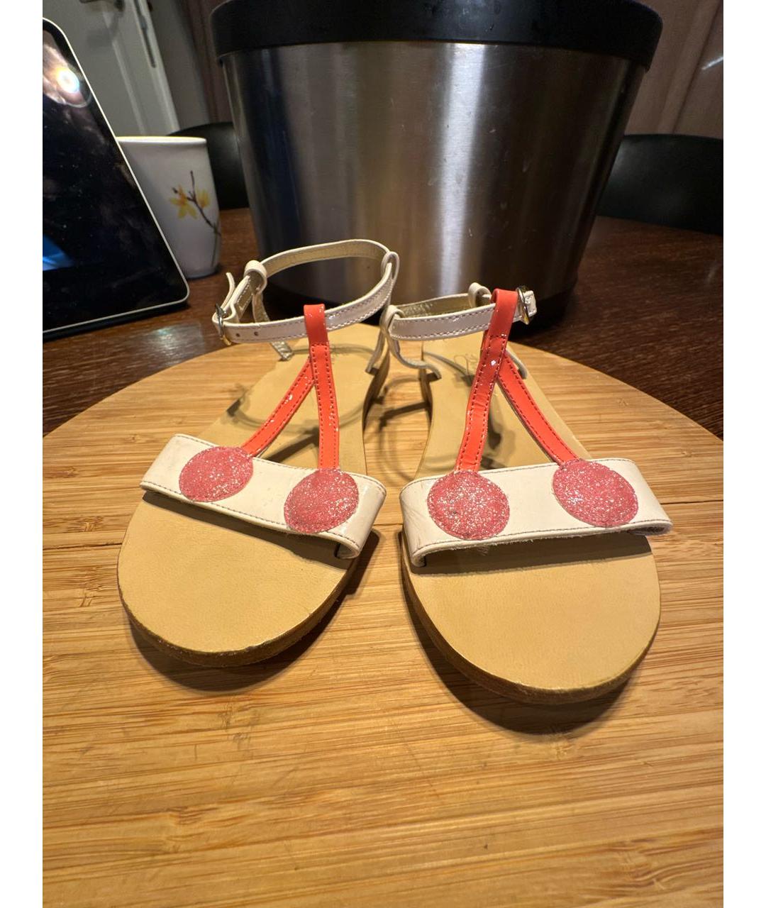 BONPOINT Розовые сандалии и шлепанцы из лакированной кожи, фото 2