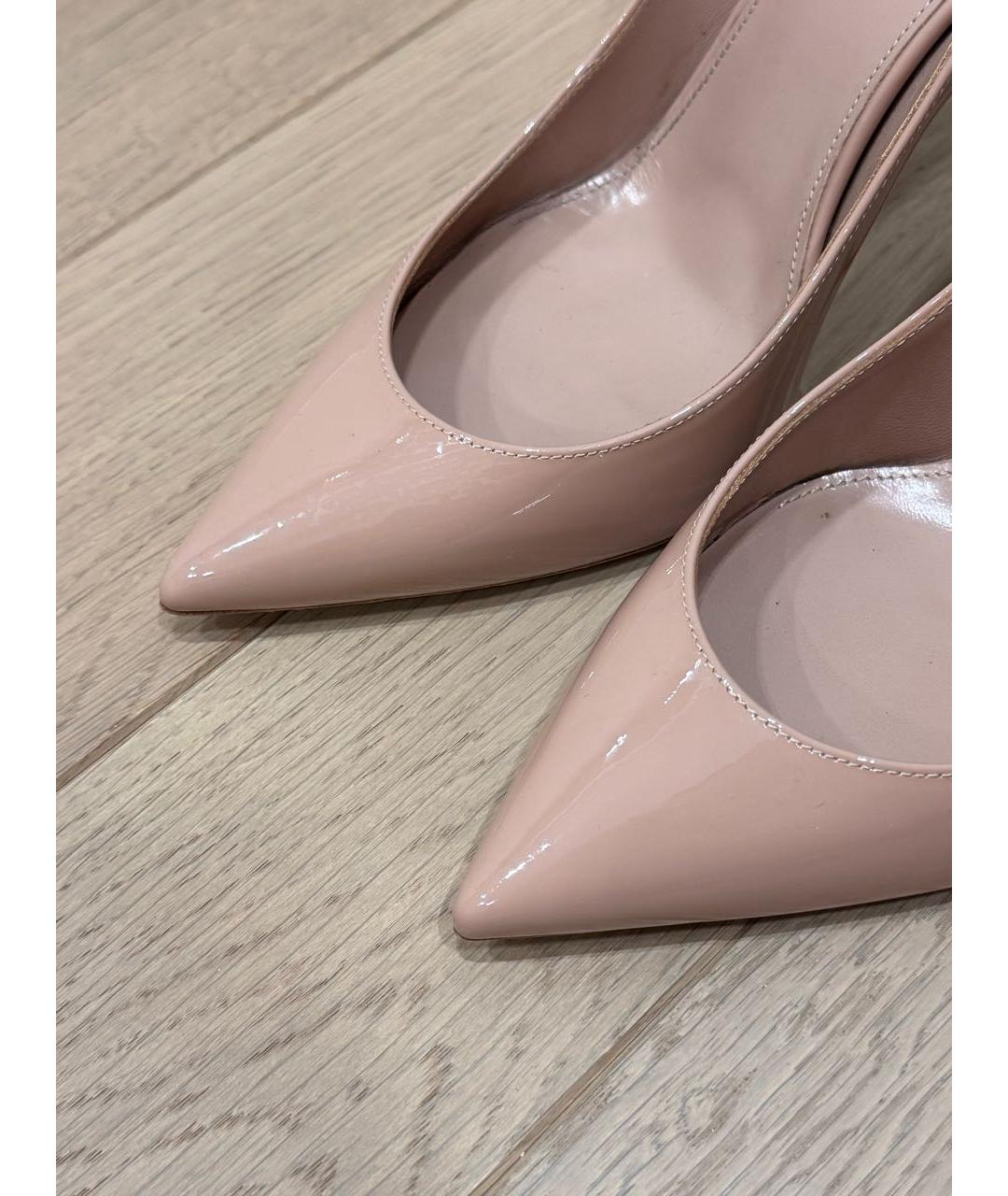 SAINT LAURENT Бежевые туфли из лакированной кожи, фото 5