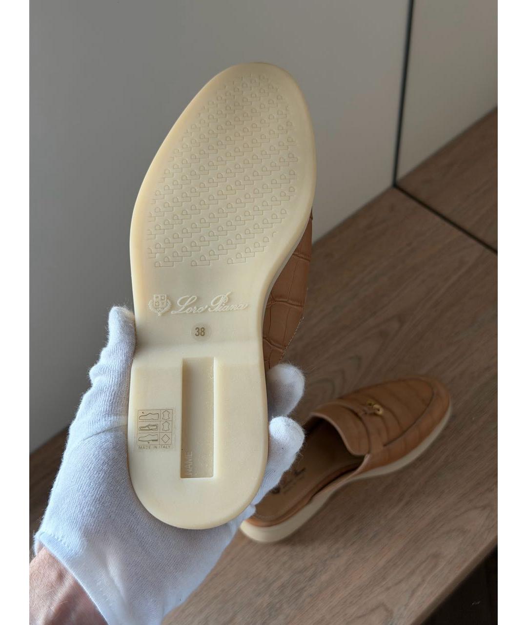 LORO PIANA Бежевые мюли из экзотической кожи, фото 5
