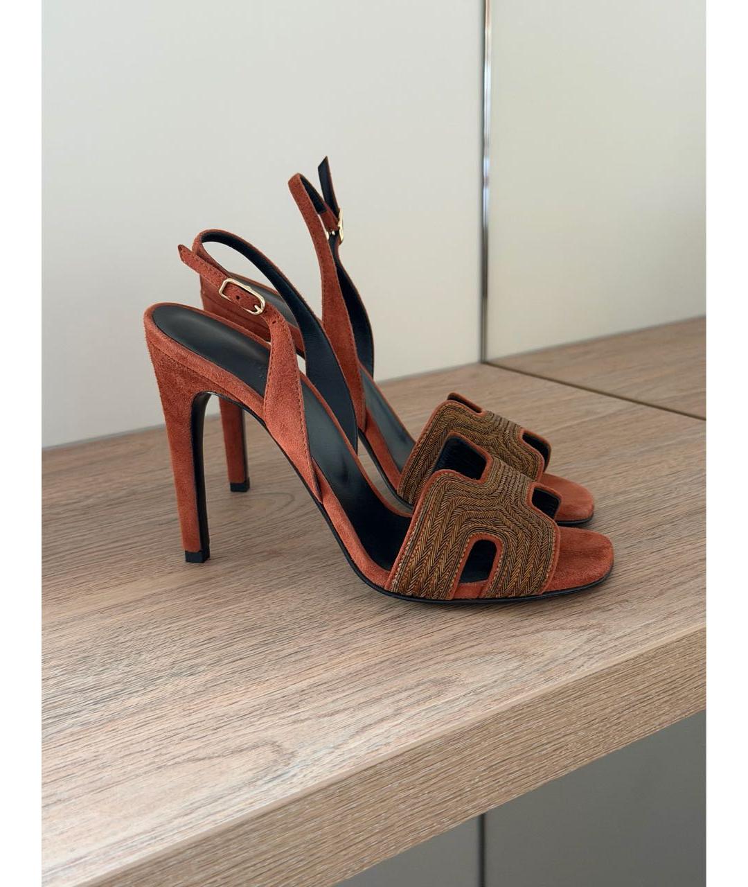HERMES Коричневые замшевые босоножки, фото 2
