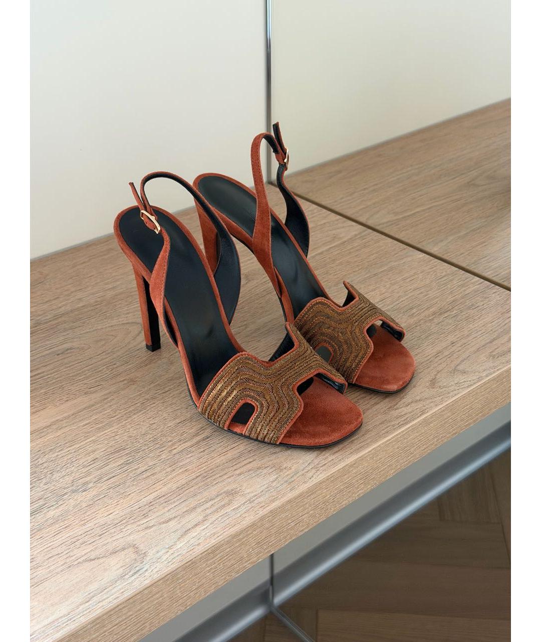 HERMES Коричневые замшевые босоножки, фото 3