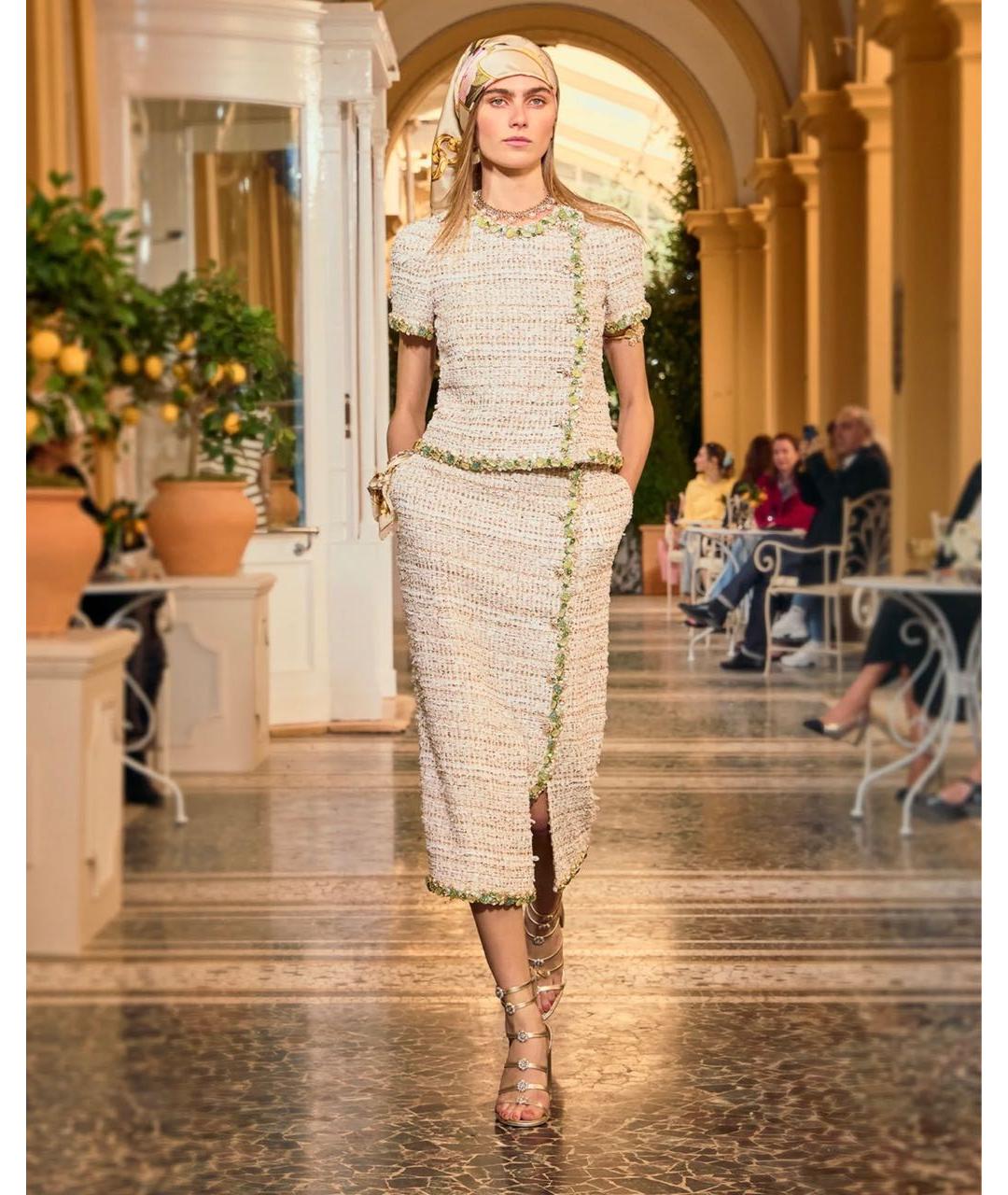 CHANEL Бежевый твидовый костюм с юбками, фото 4