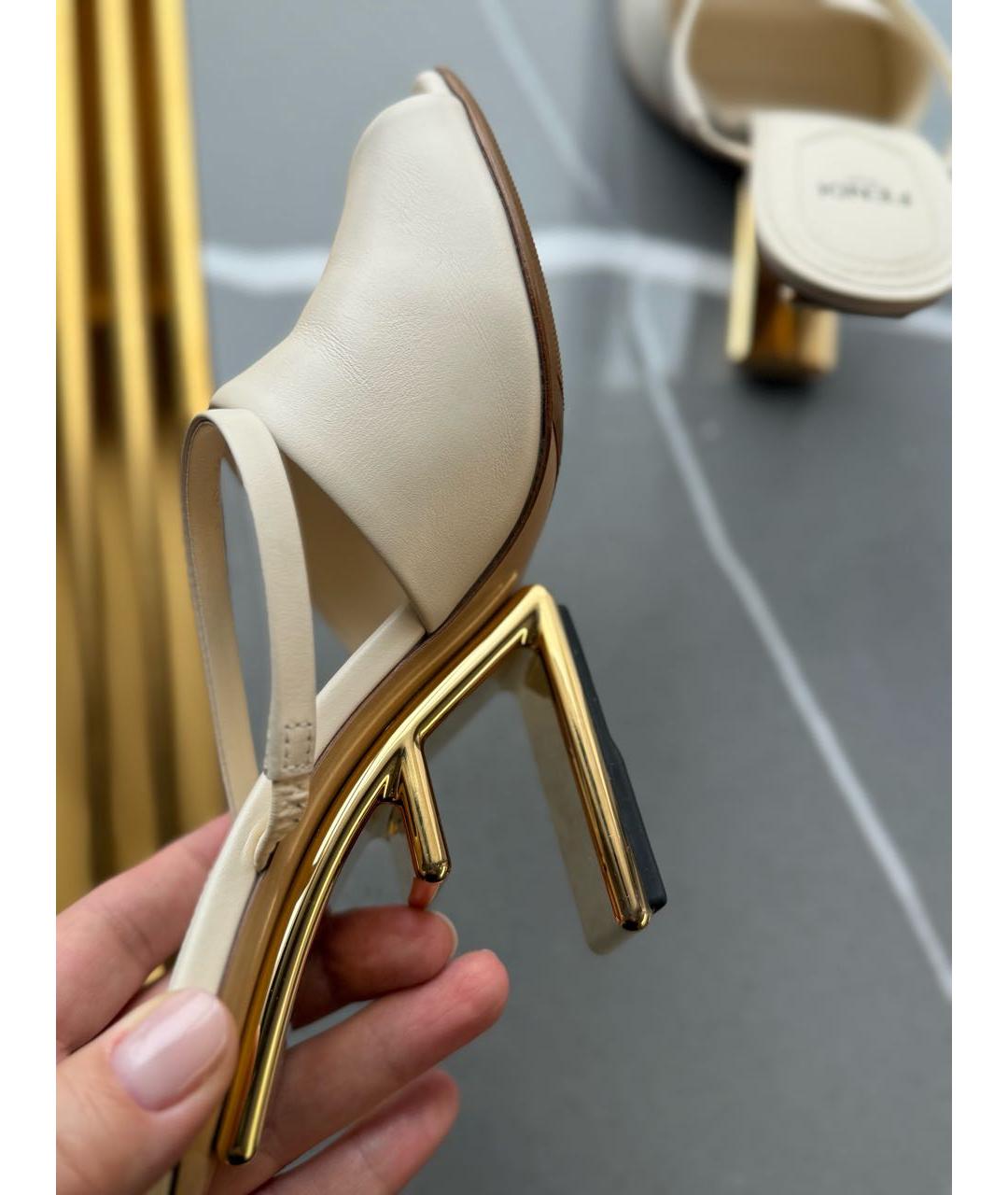 FENDI Бежевые кожаные туфли, фото 5