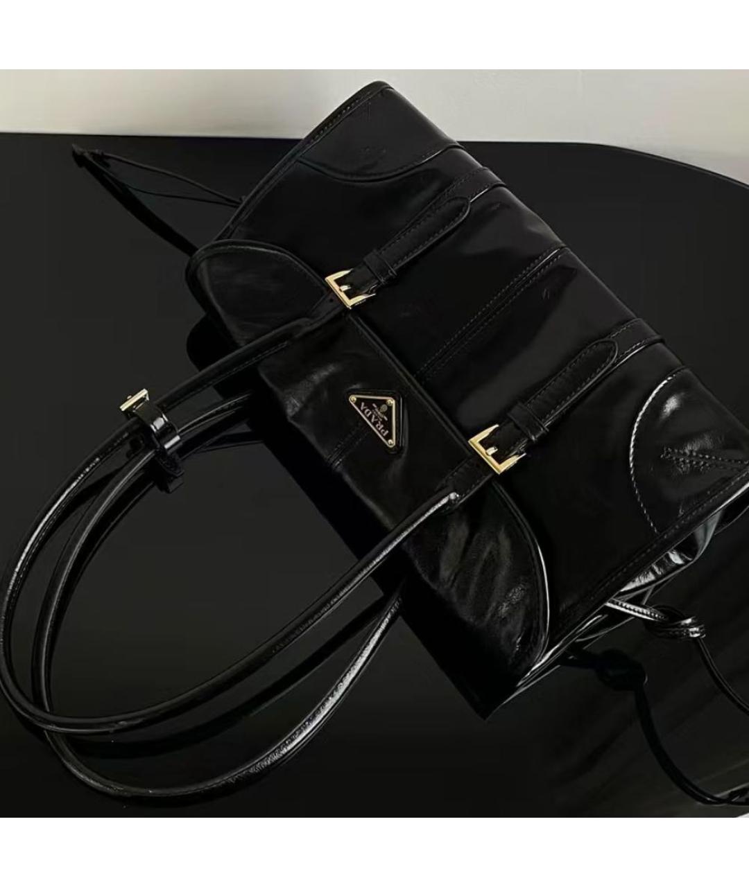 PRADA Черная сумка через плечо из лакированной кожи, фото 7
