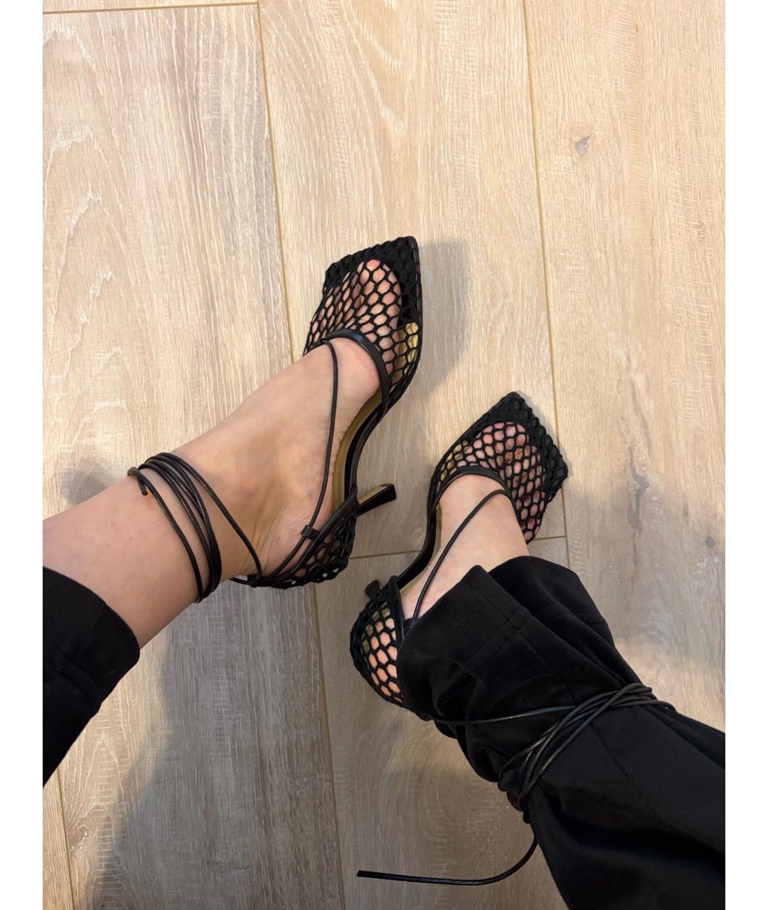 BOTTEGA VENETA Черные кожаные босоножки, фото 4