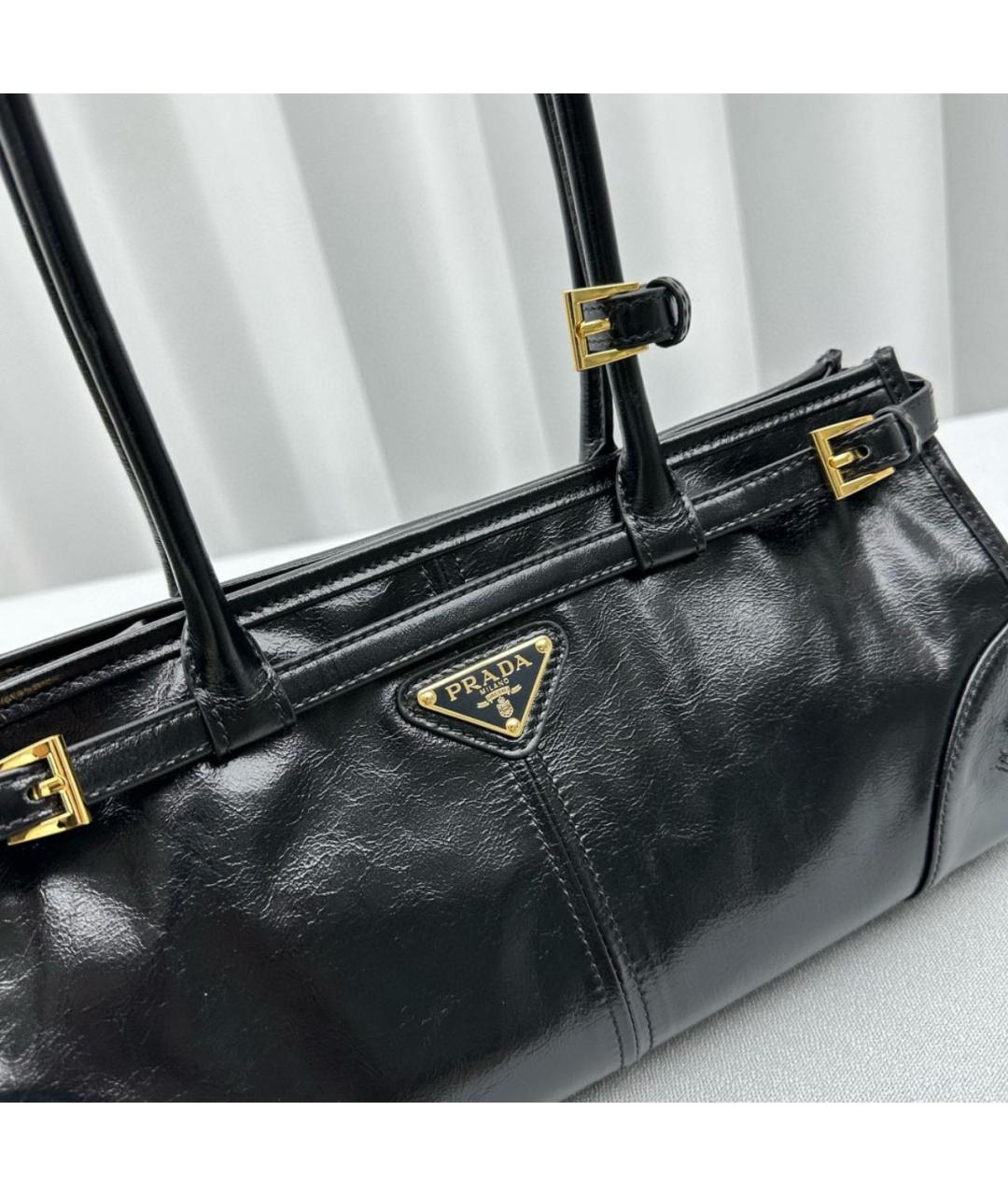 PRADA Черная сумка через плечо из лакированной кожи, фото 6