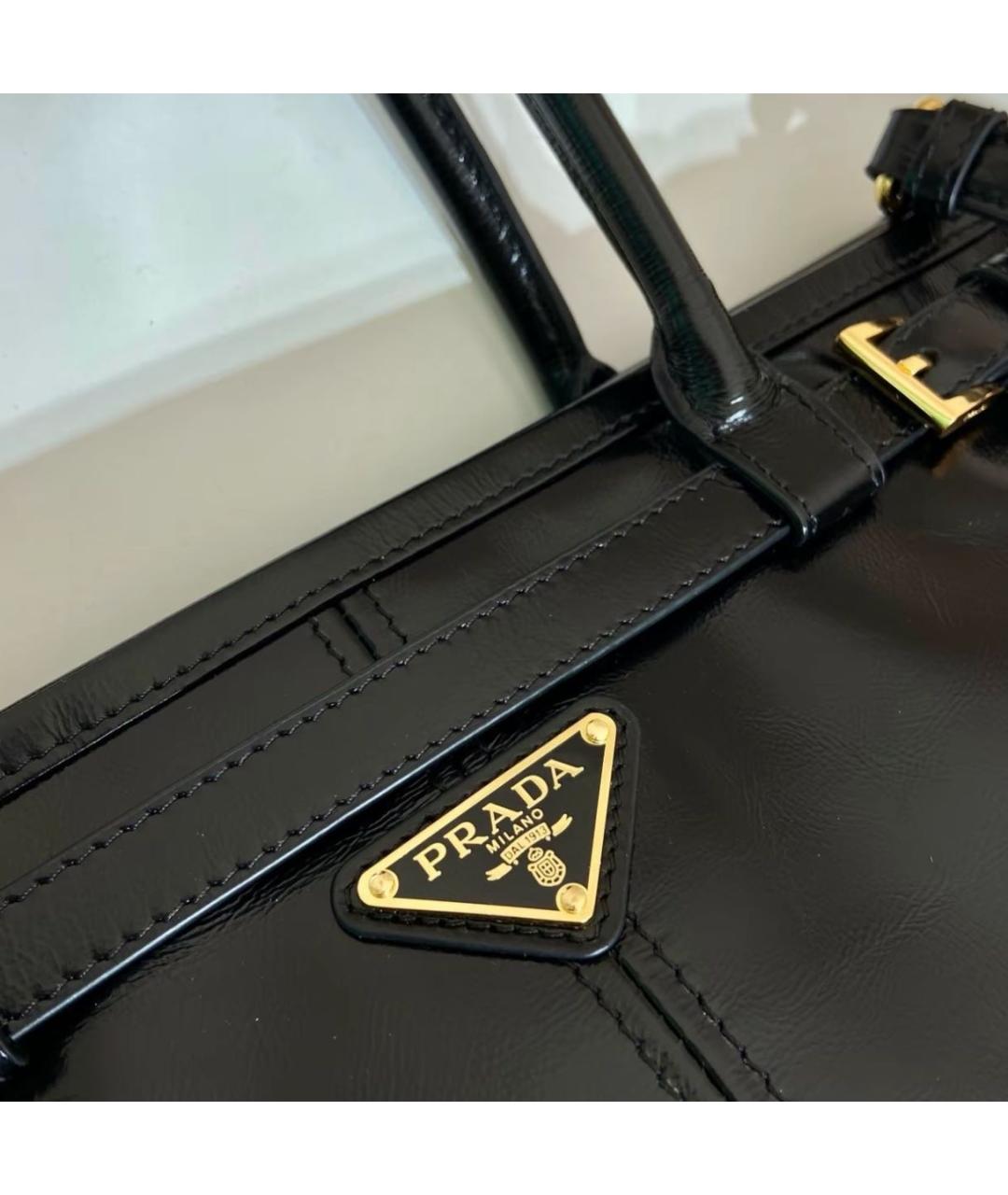 PRADA Черная сумка через плечо из лакированной кожи, фото 7