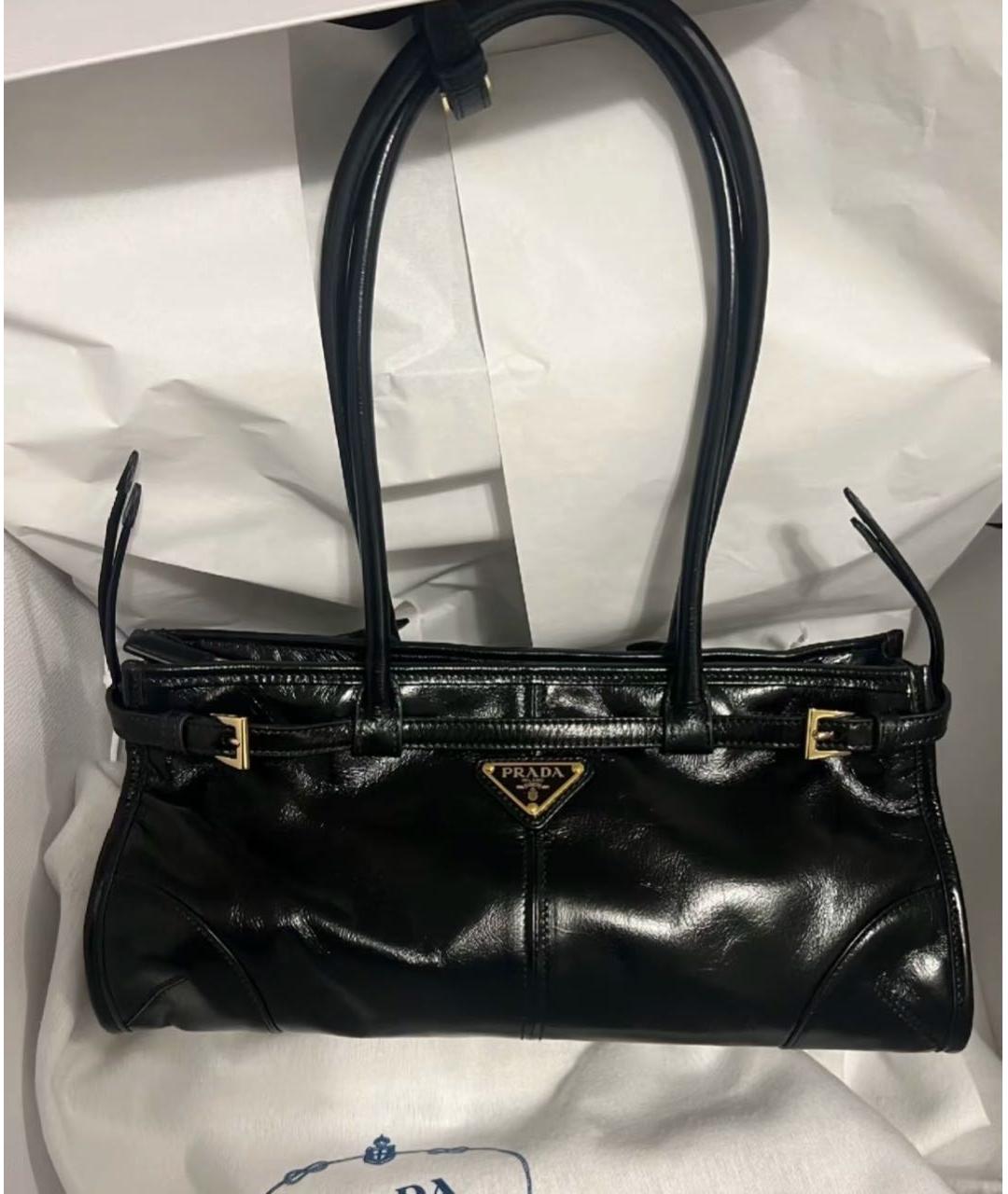 PRADA Черная сумка через плечо из лакированной кожи, фото 4