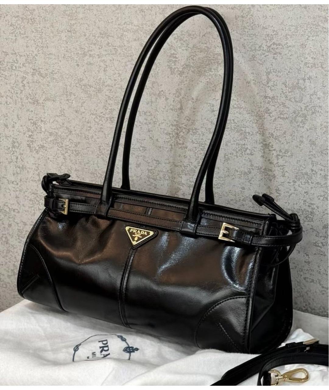 PRADA Черная сумка через плечо из лакированной кожи, фото 5