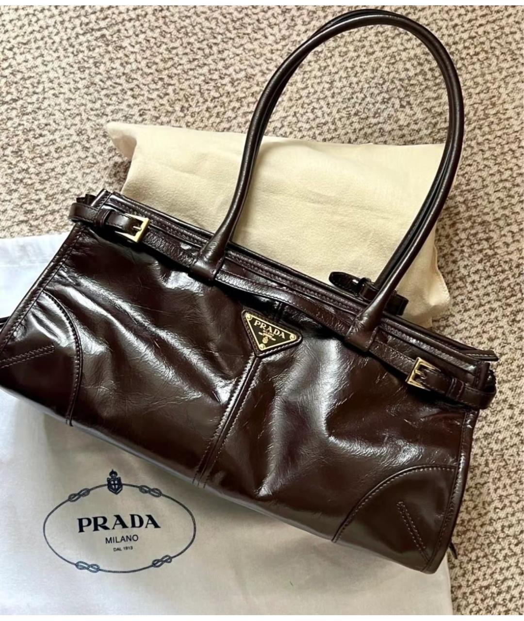 PRADA Коричневая сумка через плечо из лакированной кожи, фото 5