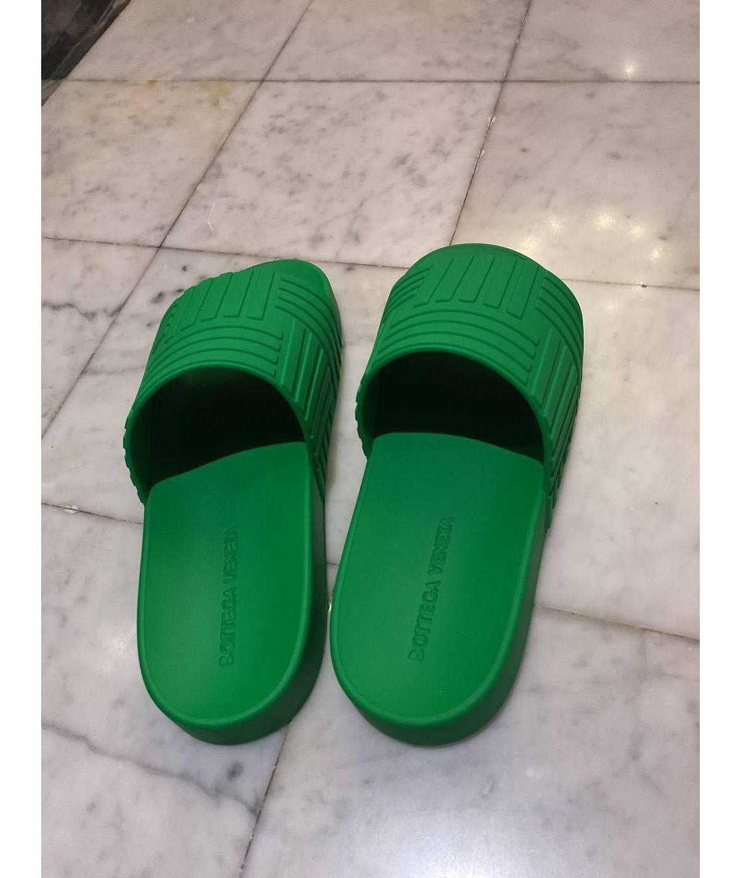 BOTTEGA VENETA Зеленые резиновые шлепанцы, фото 4