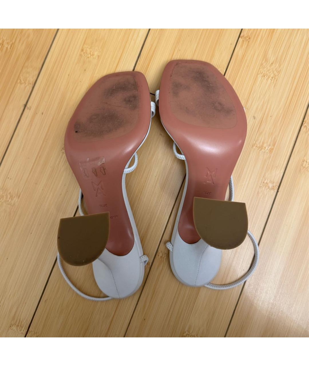 Amina Muaddi Белые кожаные босоножки, фото 4